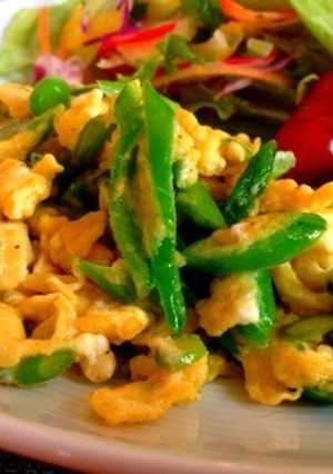 ココナッツオイルで春野菜入り炒り玉子-レシピのメイン写真