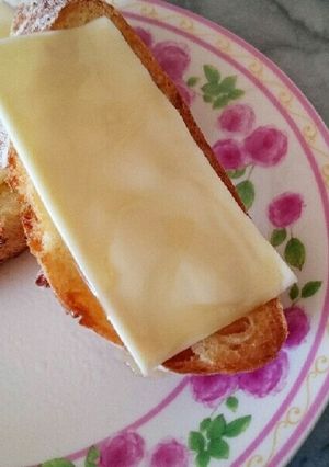 朝食に♬おやつに♬簡単！蜂蜜チーズサンド-レシピのメイン写真