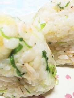 旬をいただく 桜えびのおにぎり-レシピのメイン写真