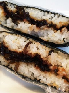 天かすと昆布の佃煮のおにぎらず-レシピのメイン写真