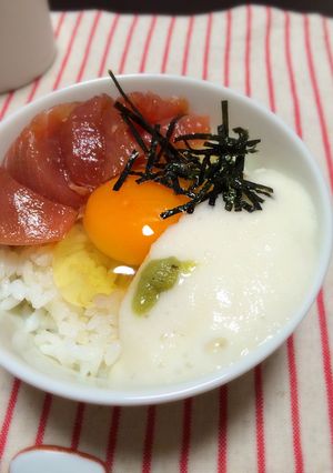 漬け鮪ととろろの卵かけご飯【朝食】-レシピのメイン写真
