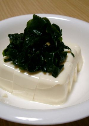 お豆腐にわかめのっせて*^*:..:*^-レシピのメイン写真