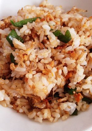 超簡単バターが香るピーマンとジャコの炒飯-レシピのメイン写真