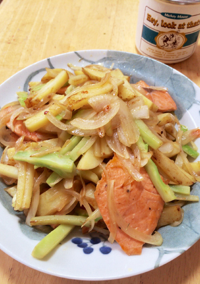 簡単！新じゃがと鮭の炒め物-レシピのメイン写真