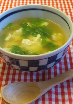 セロリの葉入りくずし豆腐のスープ-レシピのメイン写真