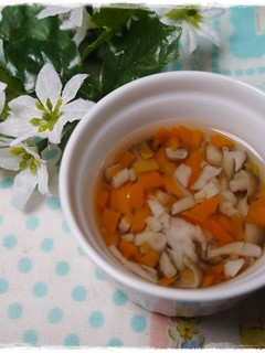 離乳食後期 にんじんしいたけしめじ味噌汁-レシピのメイン写真