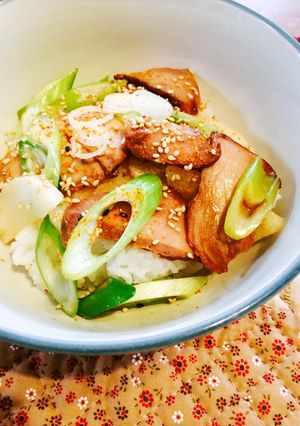 簡単・焼豚丼　～シャキシャキ野菜と～-レシピのメイン写真
