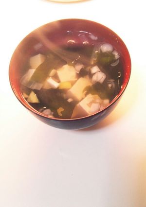 豆腐とわかめのお吸い物-レシピのメイン写真