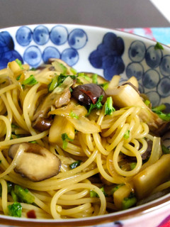 一人飯*調味料2つ!大根葉と茸で和パスタ-レシピのメイン写真