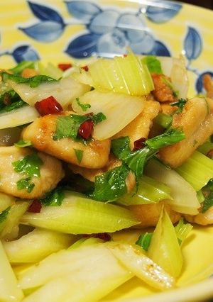 鶏ささみとセロリのナンプラー炒め-レシピのメイン写真