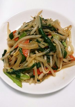 モヤシとニラ、+野菜の炒め-レシピのメイン写真