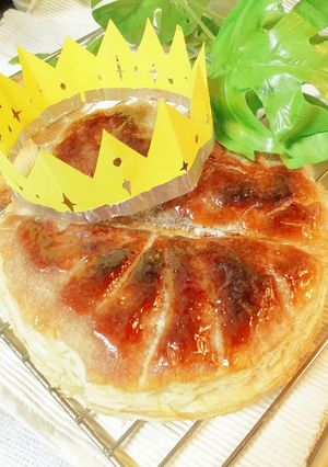 簡単！ガレットデロワ♪王冠とおまけ付き♡-レシピのメイン写真