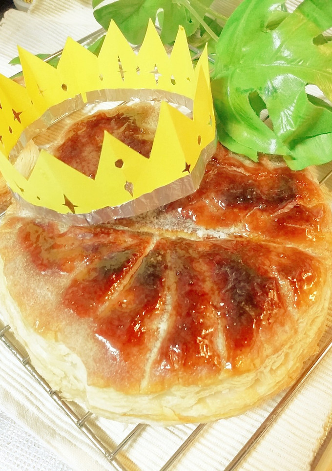 簡単！ガレットデロワ♪王冠とおまけ付き♡-レシピのメイン写真