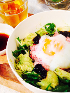 簡単!カフェで食べたアボカドまぐろ丼ぶり-レシピのメイン写真