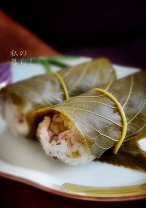 桜ご飯のおにぎり-レシピのメイン写真