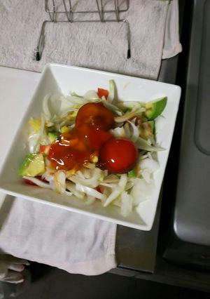 新玉ねぎサラダ　黄身の醤油漬けのせ-レシピのメイン写真