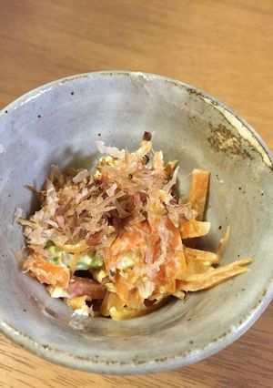 ニンジンのクリームチーズ和えonアボガド-レシピのメイン写真