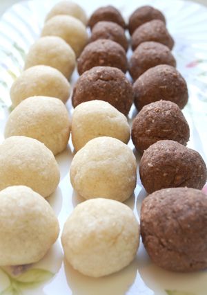 レンジで簡単♪ココナッツスノーボール2種-レシピのメイン写真