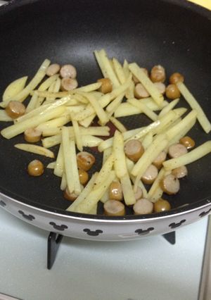 じゃがいもとウインナーの炒め物♪-レシピのメイン写真