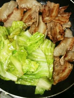 超簡単豪華な1品焼肉キャベツ炒め!油無し-レシピのメイン写真