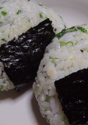 水菜入り…「菜飯おむすび」-レシピのメイン写真