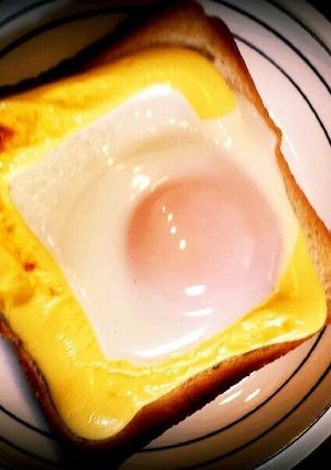 乗せて焼くだけ！マヨ卵トースト♪-レシピのメイン写真