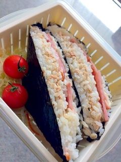 簡単!おにぎらずサンドイッチ-レシピのメイン写真