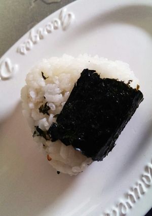 混ぜ混みわかめ 高菜 プチおにぎり-レシピのメイン写真