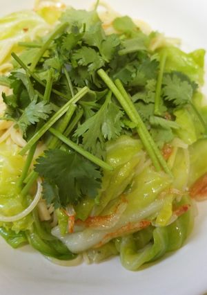 キャベツと桜えびのパスタ パクチー添え-レシピのメイン写真
