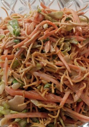 皿うどんの揚麺で♪パリパリサラダ-レシピのメイン写真