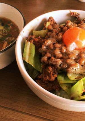 【ズボラ飯】サバ味噌と納豆どんぶり-レシピのメイン写真