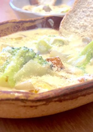 栄養たっぷりミルクスープとフランスパン-レシピのメイン写真