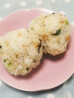 うまみたっぷり揚げ玉おにぎり-レシピのメイン写真