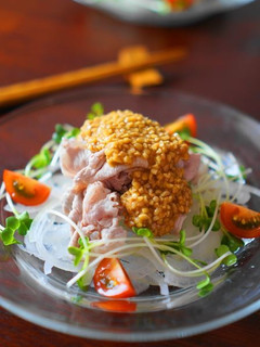 玉葱の冷しゃぶサラダ、納豆ドレッシング-レシピのメイン写真
