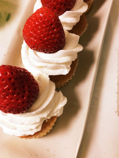 イチゴのかわいい簡単プチケーキ⁈-レシピのメイン写真