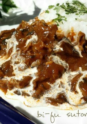 生クリームで簡単！絶品ビーフストロガノフ-レシピのメイン写真