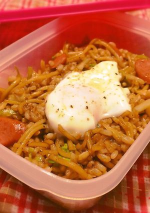 ズボラすぎる☆レンチンそばめし弁当-レシピのメイン写真