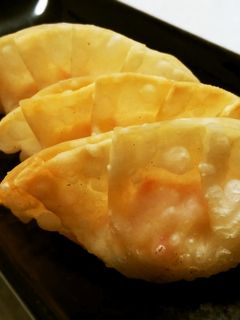 余った餃子の皮で☆カニカマ揚げ餃子-レシピのメイン写真