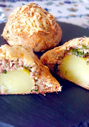 丸ごとじゃがいも&ツナマヨの全粒粉パン♪-レシピのメイン写真