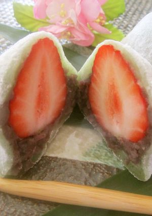 苺よもぎ大福-レシピのメイン写真