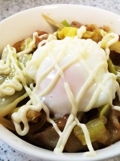 豚バラで生姜焼き丼☆簡単半熟卵マヨのせ♪-レシピのメイン写真
