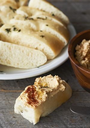 フォカッチャとスパイシーフムス-レシピのメイン写真