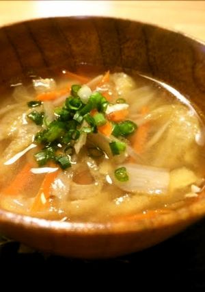 朝食にも♪ごぼうと人参の味噌汁-レシピのメイン写真