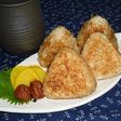 ガーリック風味のチーズ入り焼きおにぎり
