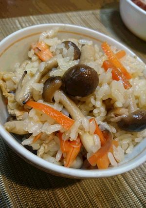 わが家の定番♪しめじの炊き込みご飯-レシピのメイン写真