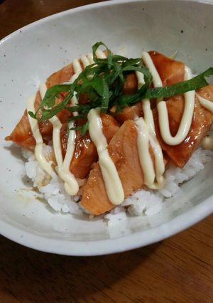豚丼のタレでサーモン丼-レシピのメイン写真