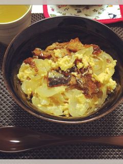 簡単★さんまの蒲焼卵とじ丼-レシピのメイン写真