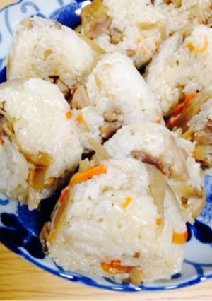 新ごぼうでとりめしおにぎり-レシピのメイン写真