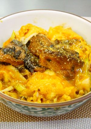 【使いきり】さんまの蒲焼き缶とたまご丼-レシピのメイン写真