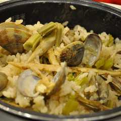 รูปของ 八尾若ごぼうとあさりの炊き込みご飯